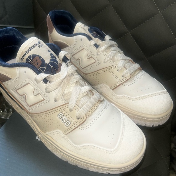 New Balance 550 Men's Cream and Navy Sneakers